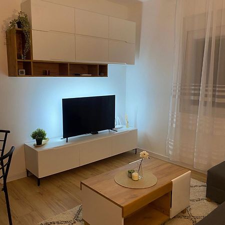 Urban Oasis Apartment Sajmiste Екстериор снимка