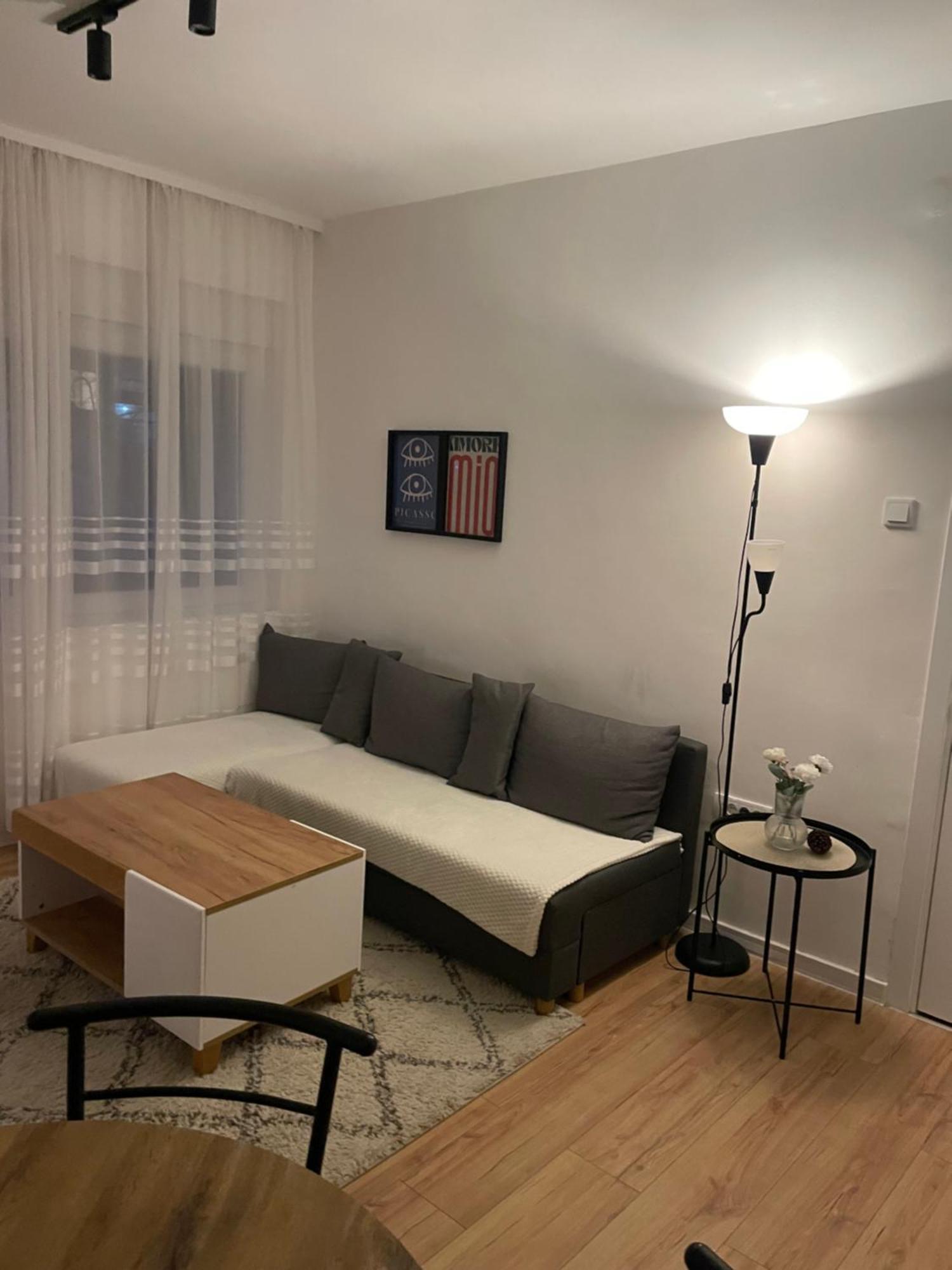 Urban Oasis Apartment Sajmiste Екстериор снимка