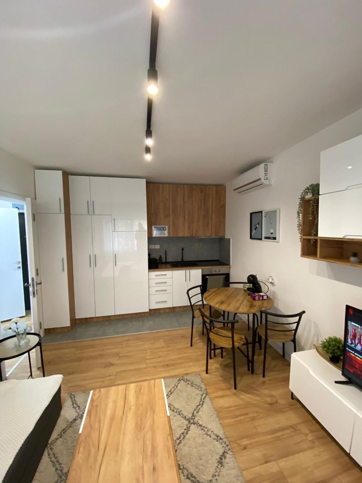 Urban Oasis Apartment Sajmiste Екстериор снимка